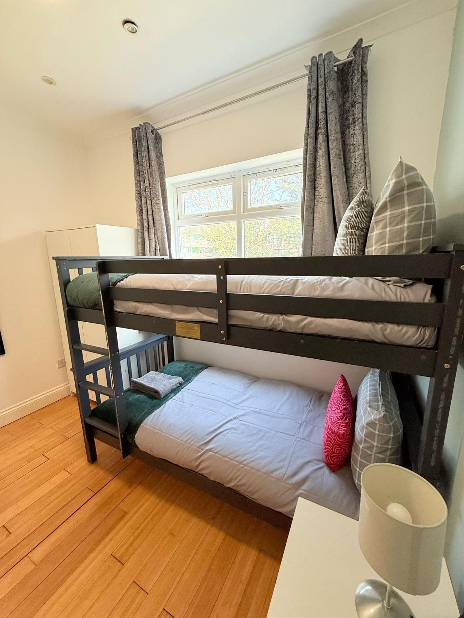 Wembley Rooms Лондон Экстерьер фото
