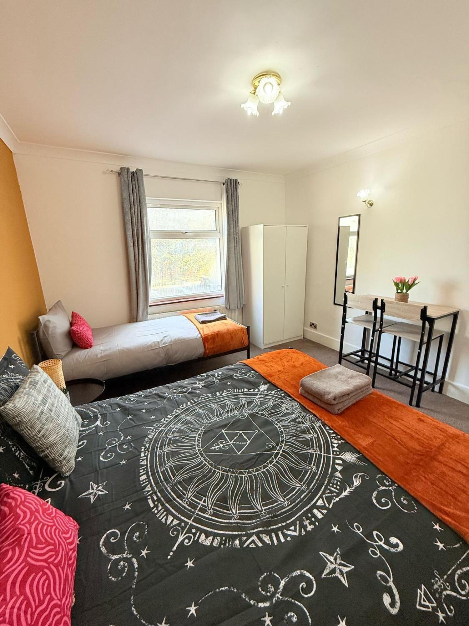 Wembley Rooms Лондон Экстерьер фото