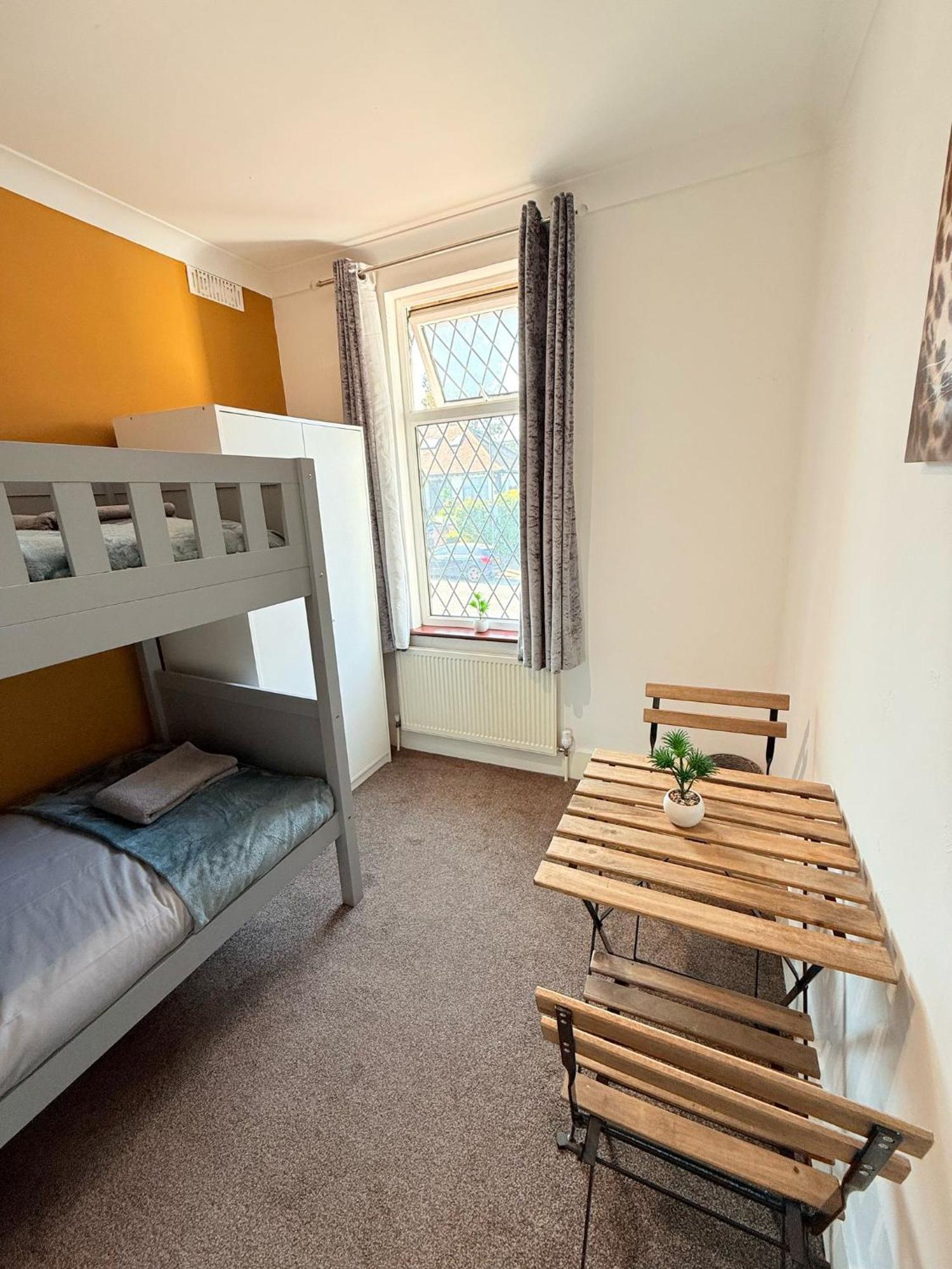 Wembley Rooms Лондон Экстерьер фото