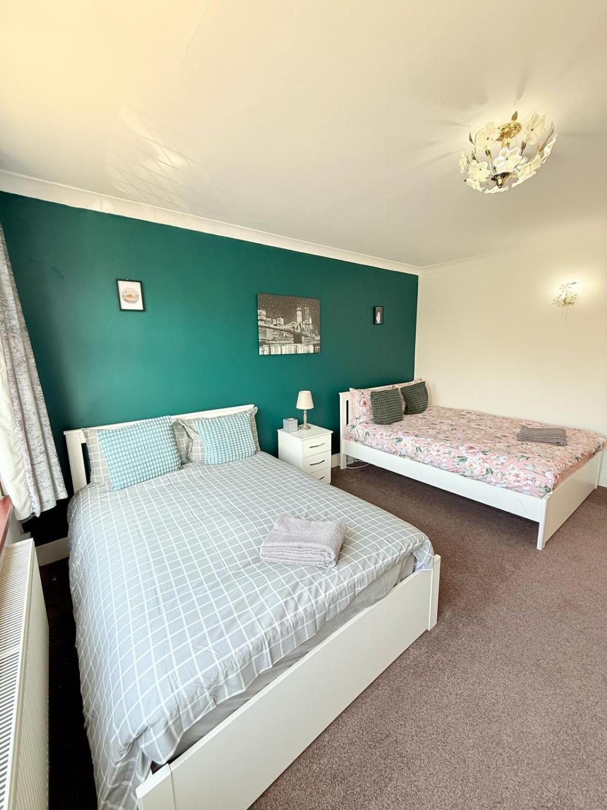 Wembley Rooms Лондон Экстерьер фото