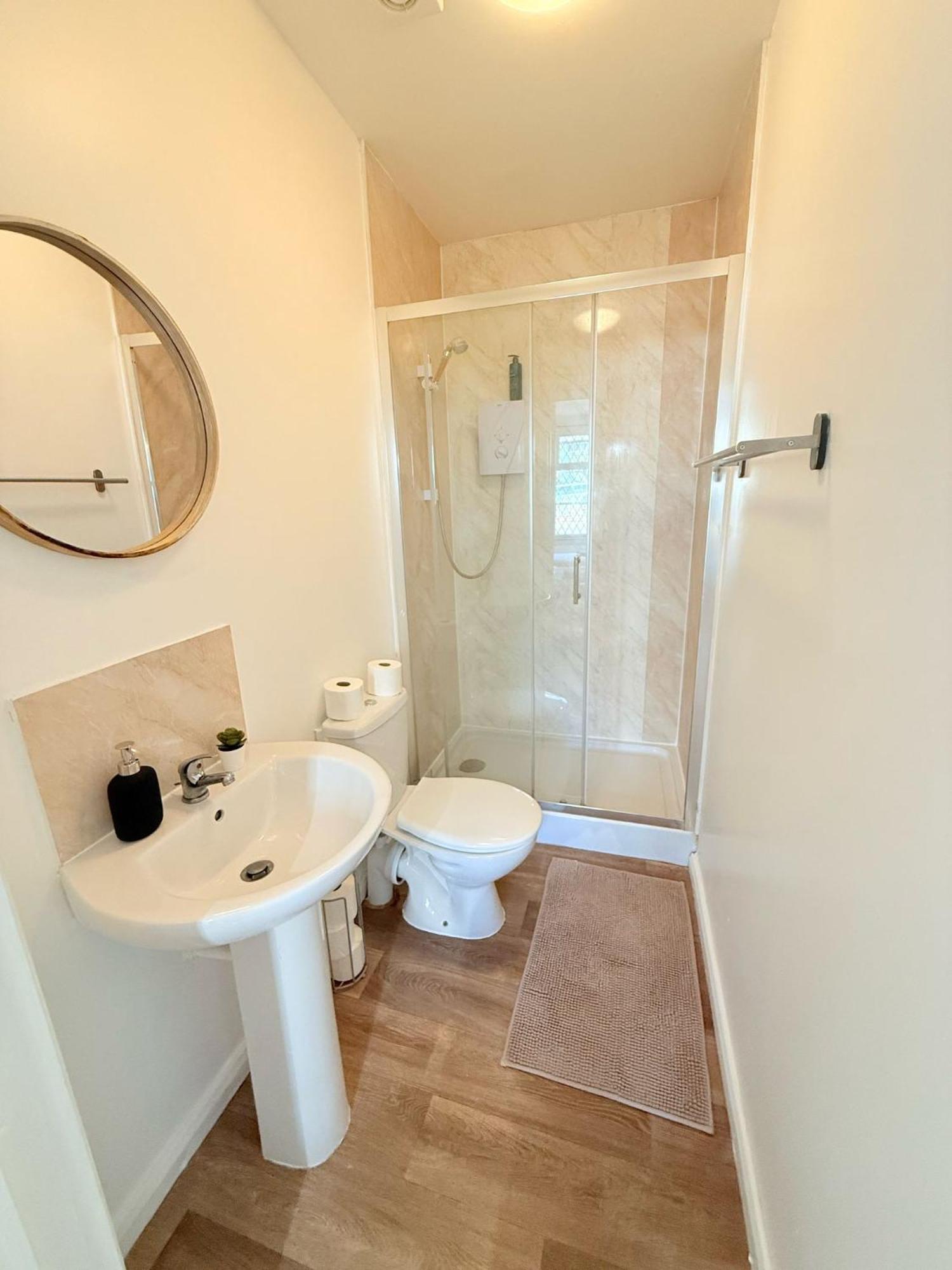 Wembley Rooms Лондон Экстерьер фото
