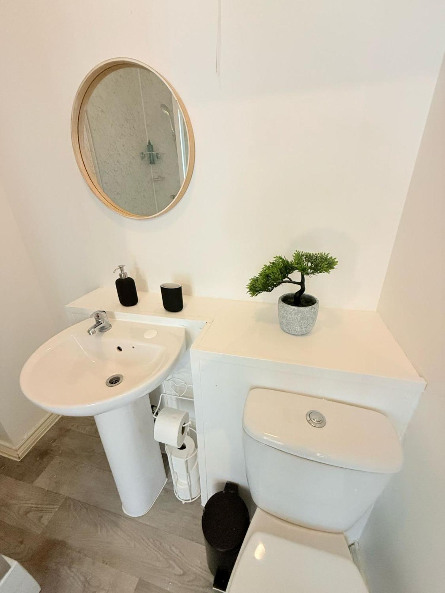 Wembley Rooms Лондон Экстерьер фото
