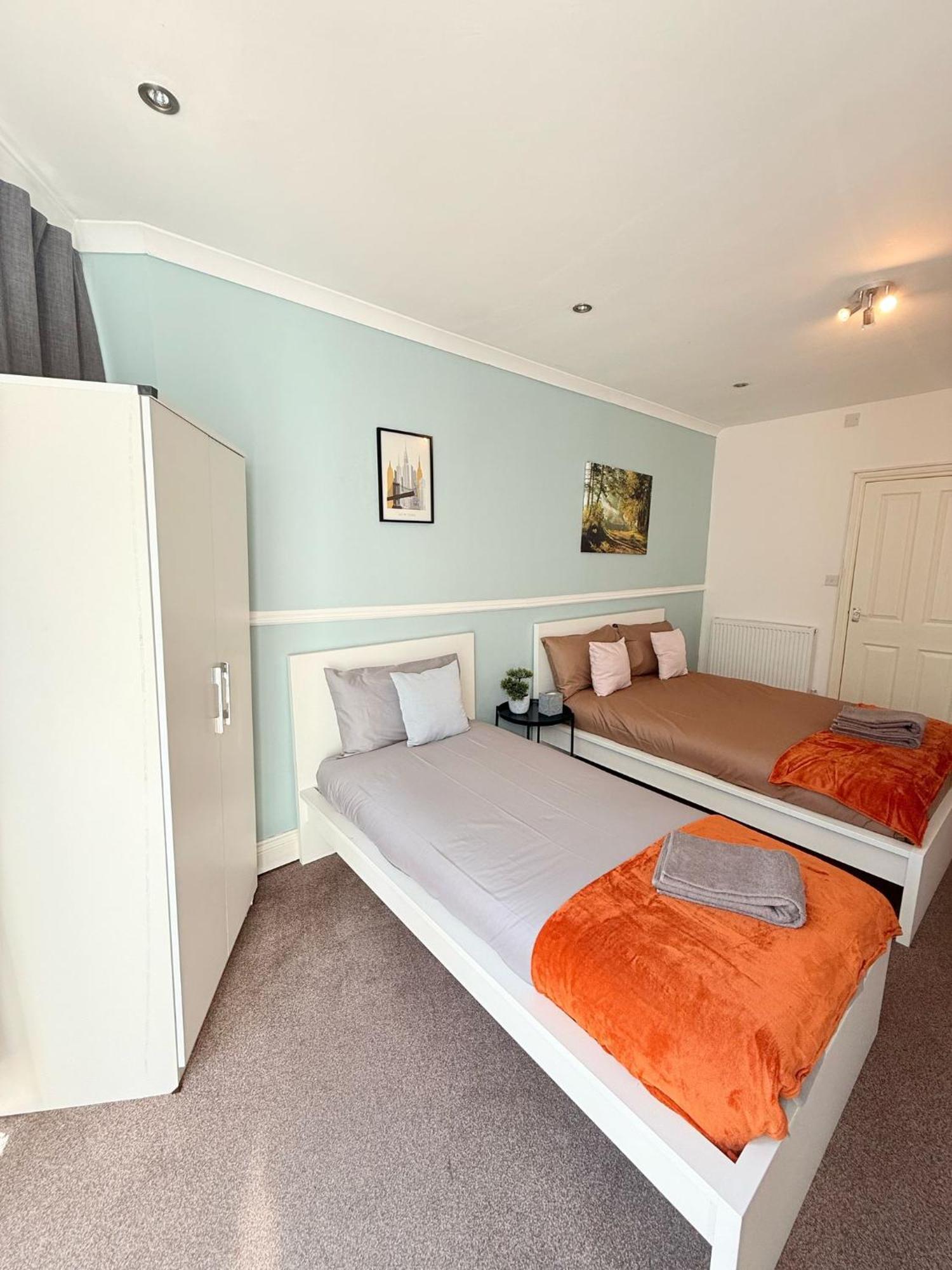 Wembley Rooms Лондон Экстерьер фото