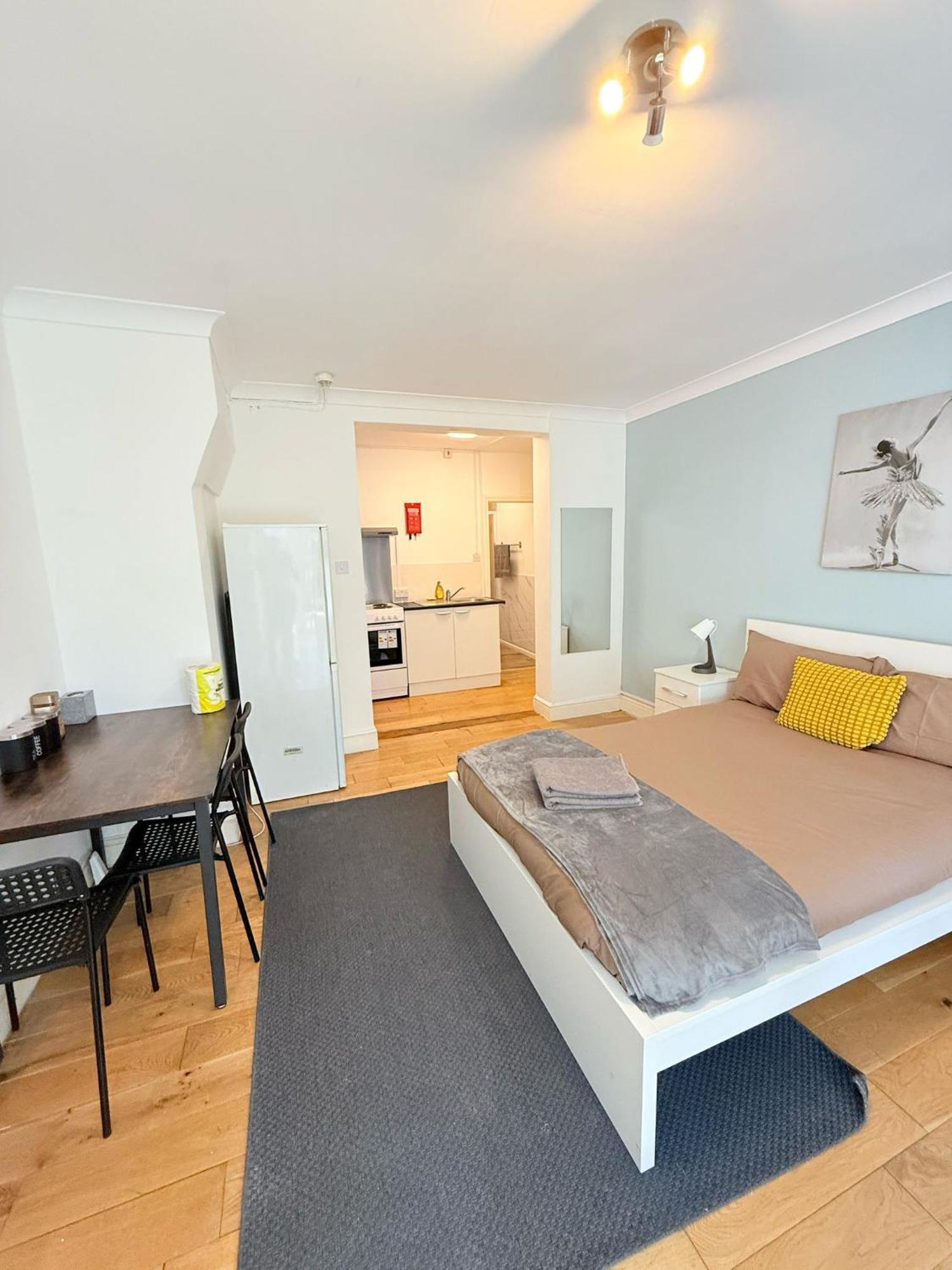 Wembley Rooms Лондон Экстерьер фото