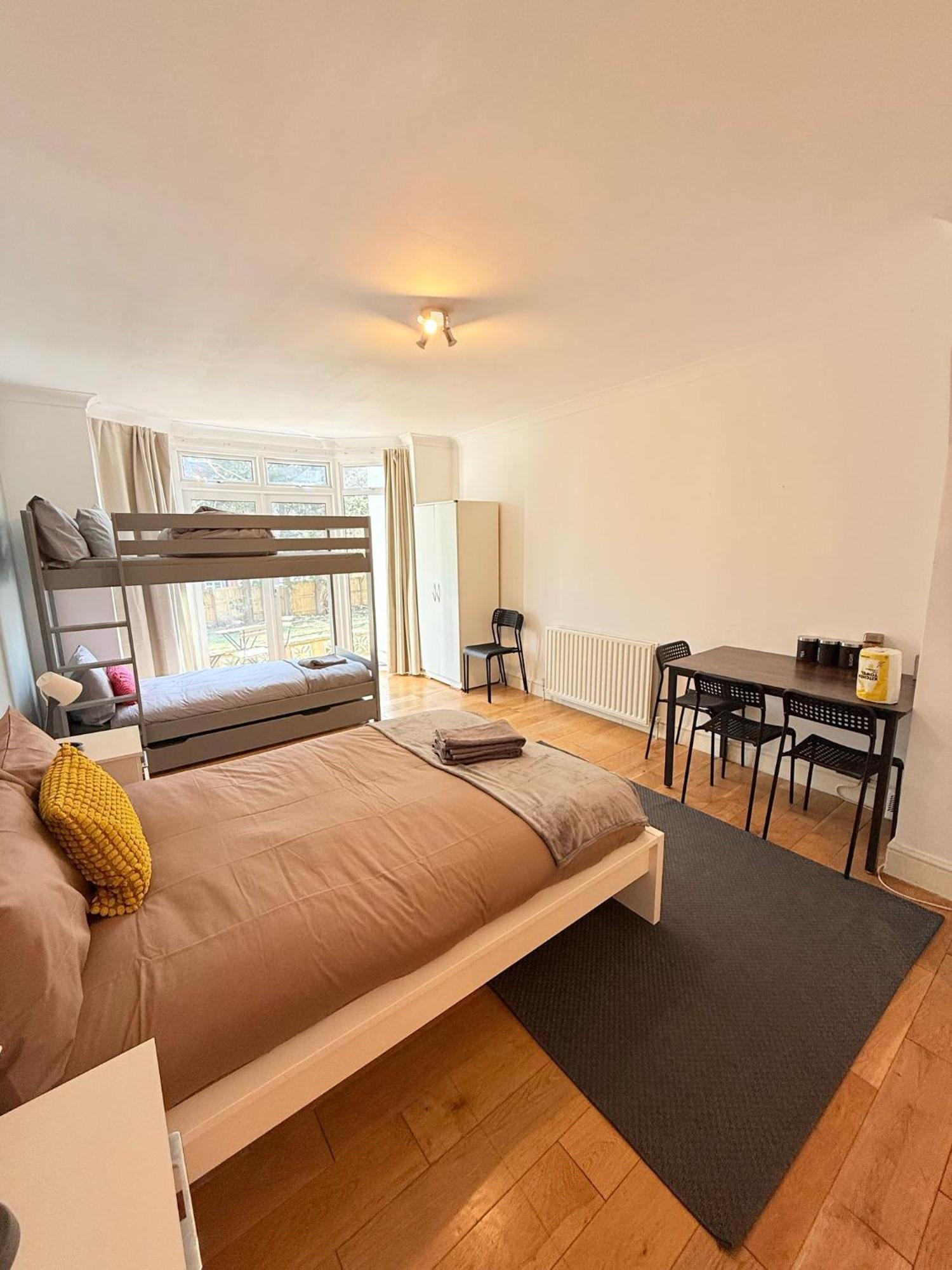 Wembley Rooms Лондон Экстерьер фото